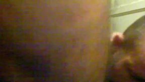 L’homme sandwich se fait bourrer par deux mâles